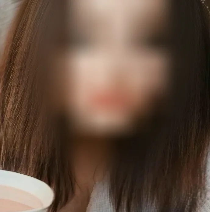 Anna, 23