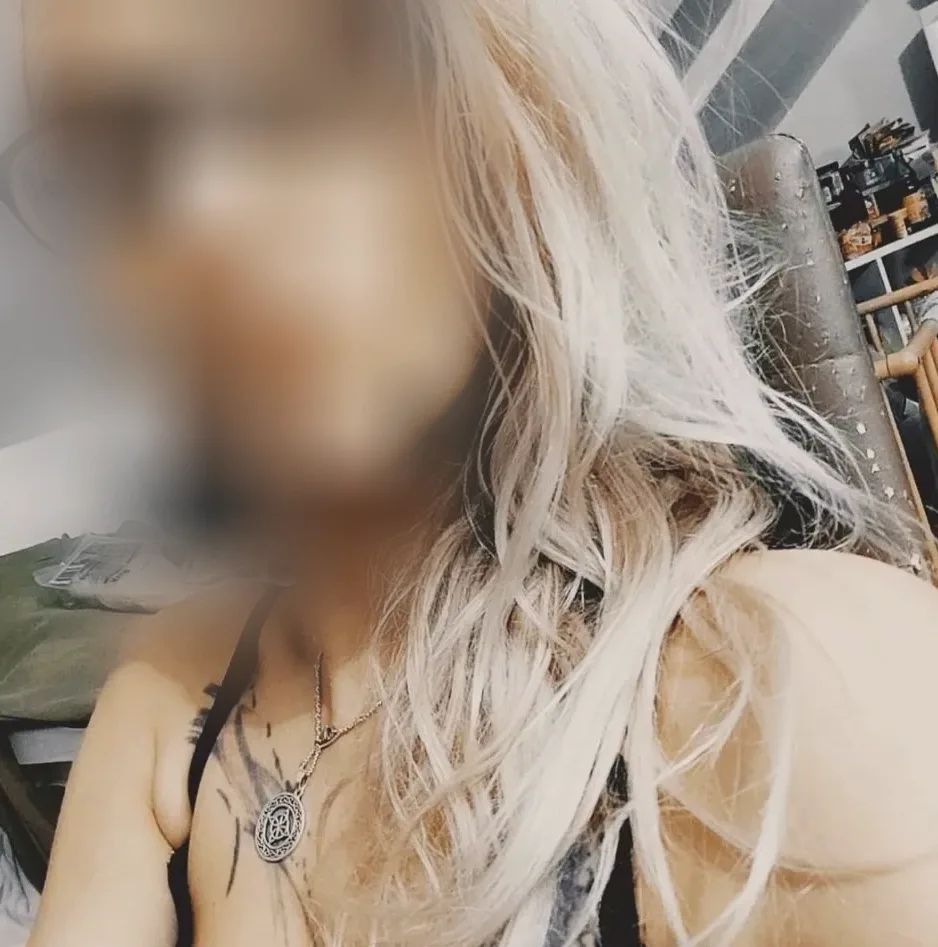 Nadja, 30