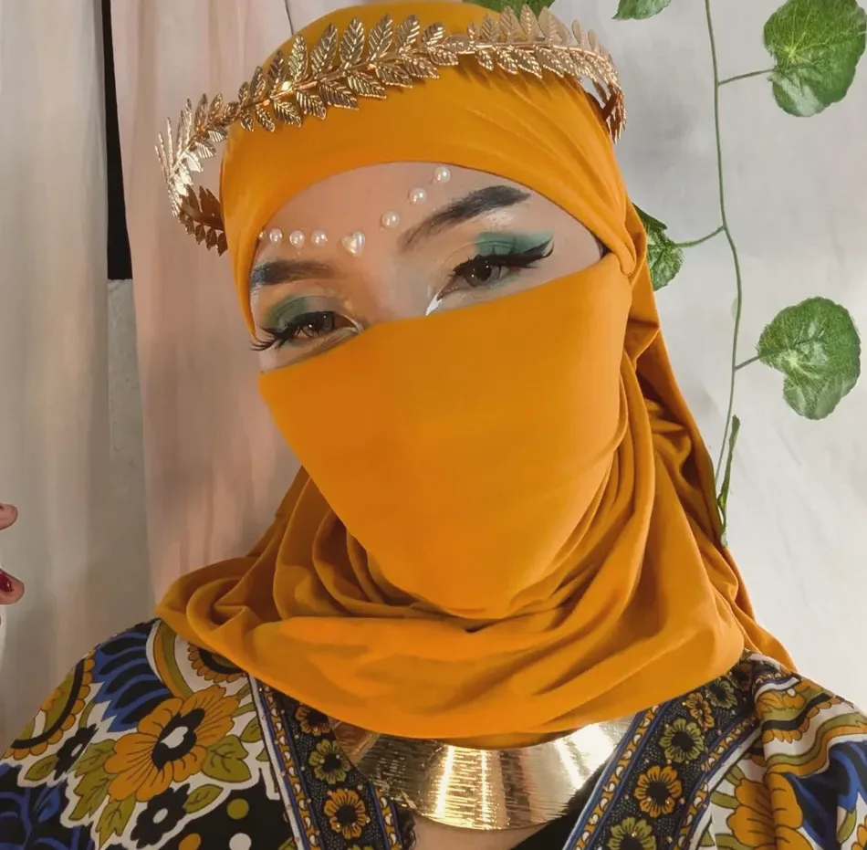 Sophia, 28